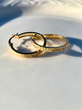 Load image into Gallery viewer, Small Sachi Hoops