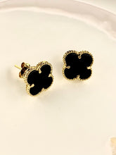 Load image into Gallery viewer, Little Clover Earrings
