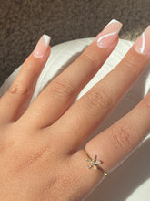 Load image into Gallery viewer, Flower Ring