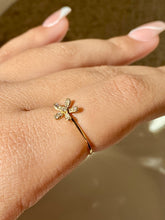 Load image into Gallery viewer, Flower Ring